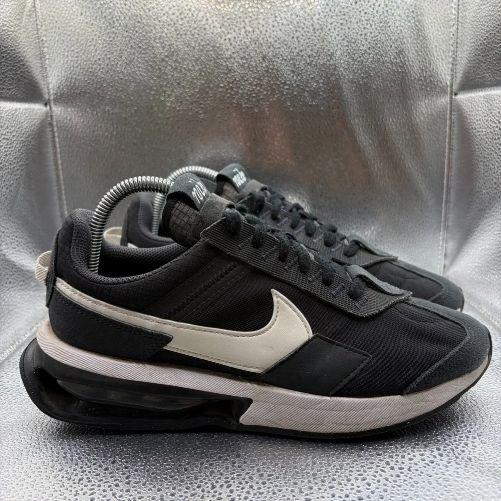 Nike product pair