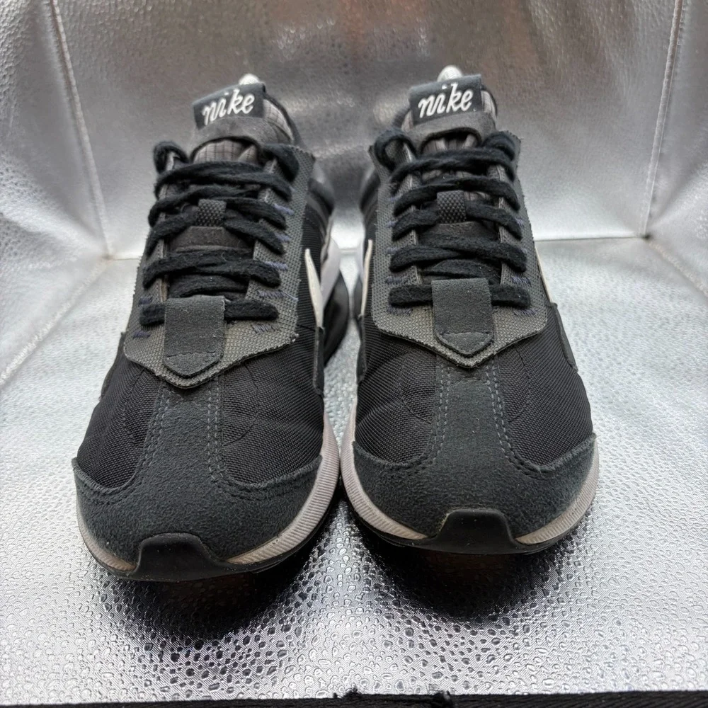 Nike product pair
