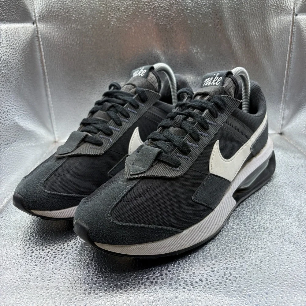 Nike product pair
