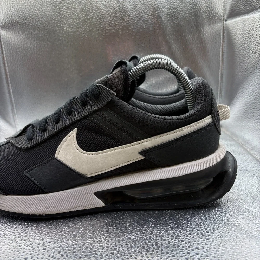Nike product pair
