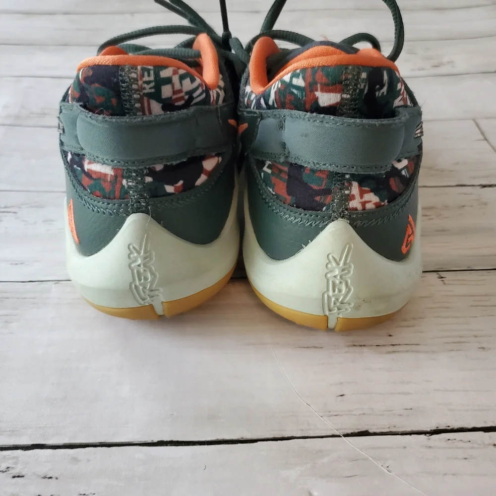 Nike zoom freak