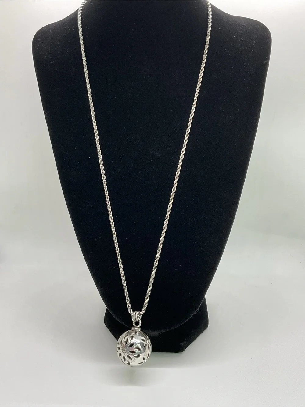 Brighton Cathedral Fleur de Lis Filagree Ball Pendant Necklace - Rare