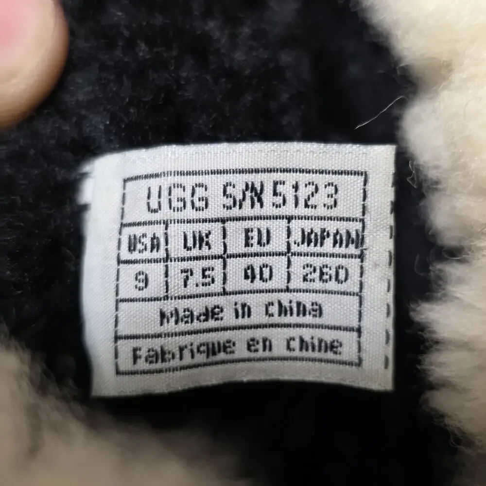 UGG AUSTRALIA 5123 Black Suburb Suede Leather Sheepskin Winter Boots Size 9