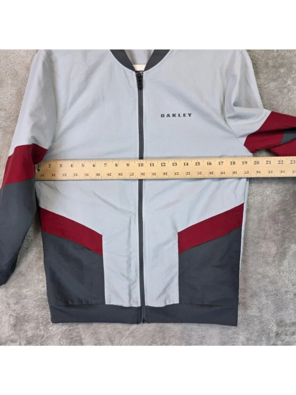 Oakley Jacket Mens Small Gray Red Colorblock Full Zip Lightweight Windbreaker
