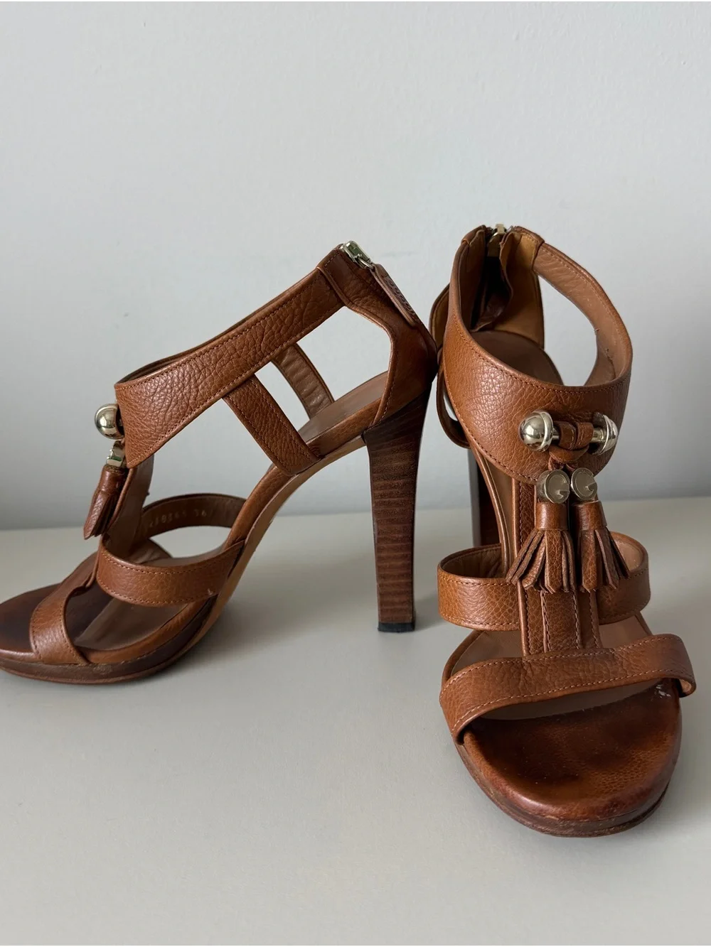 Gucci elegant strappy
