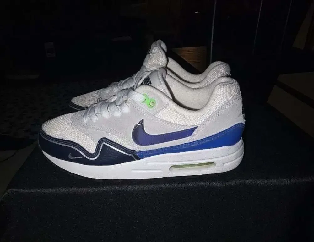Nike size 5y