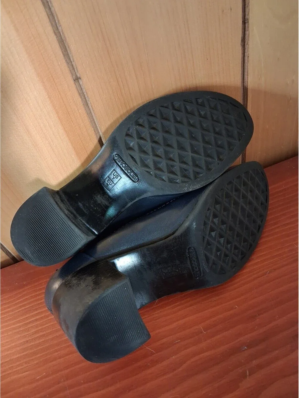 AEROSOLES heel does