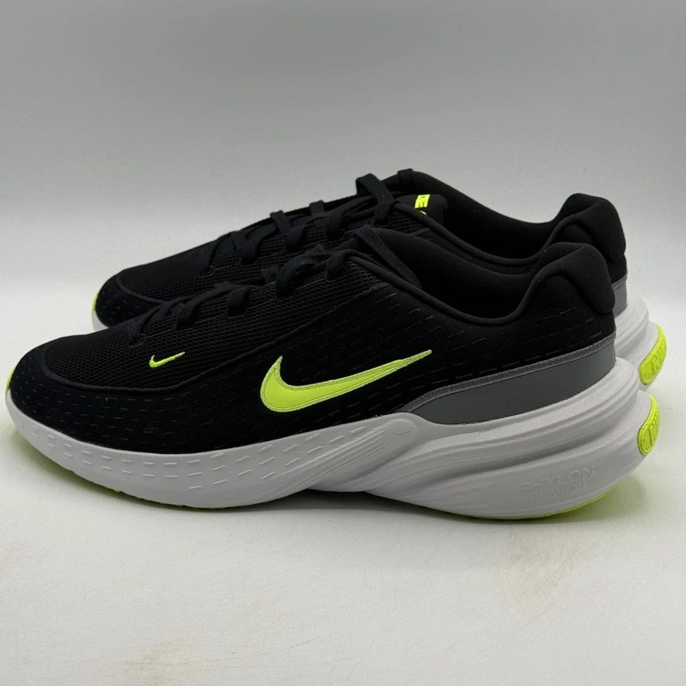 Nike lightweight logos