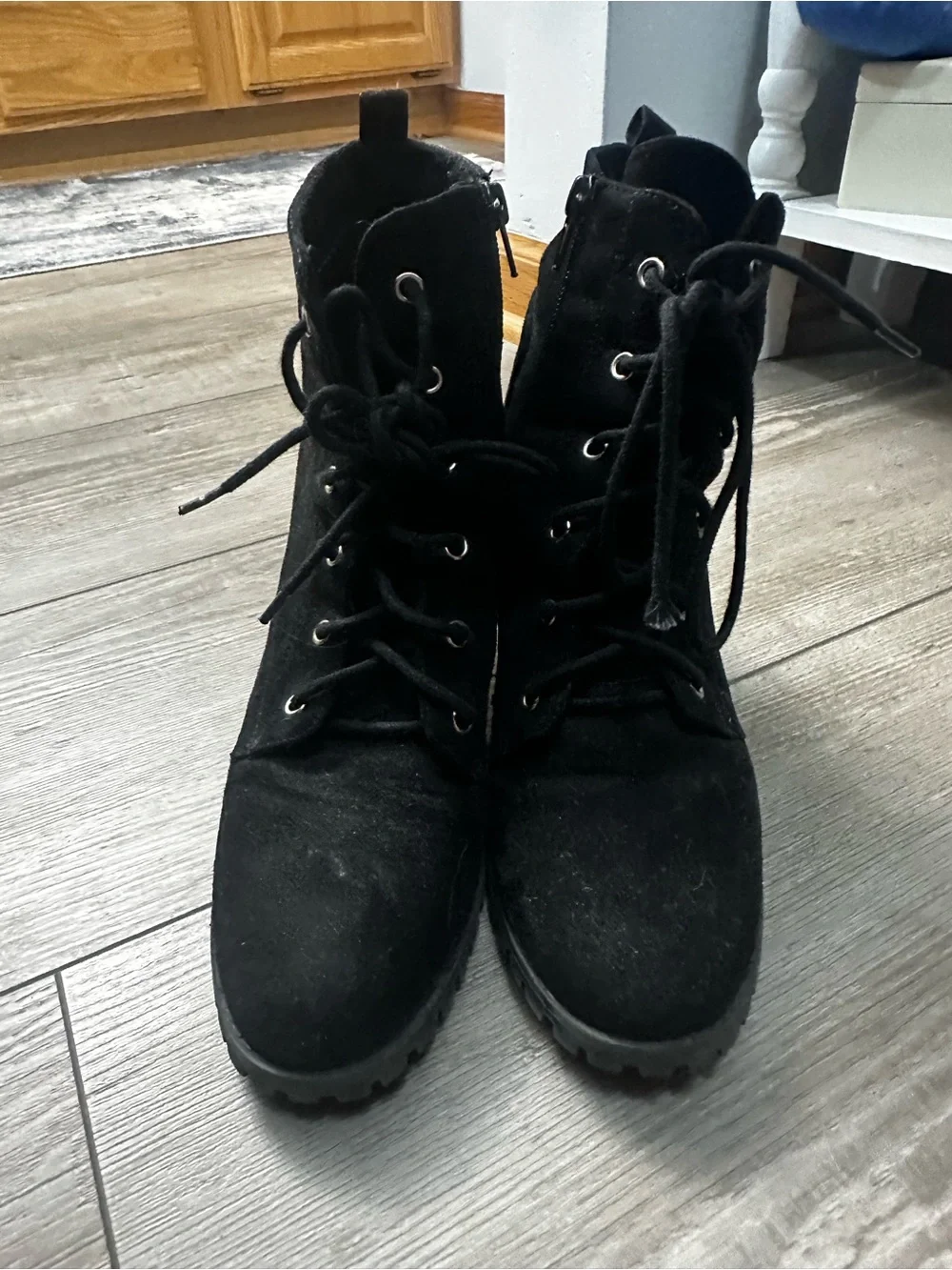 N/A stylish black
