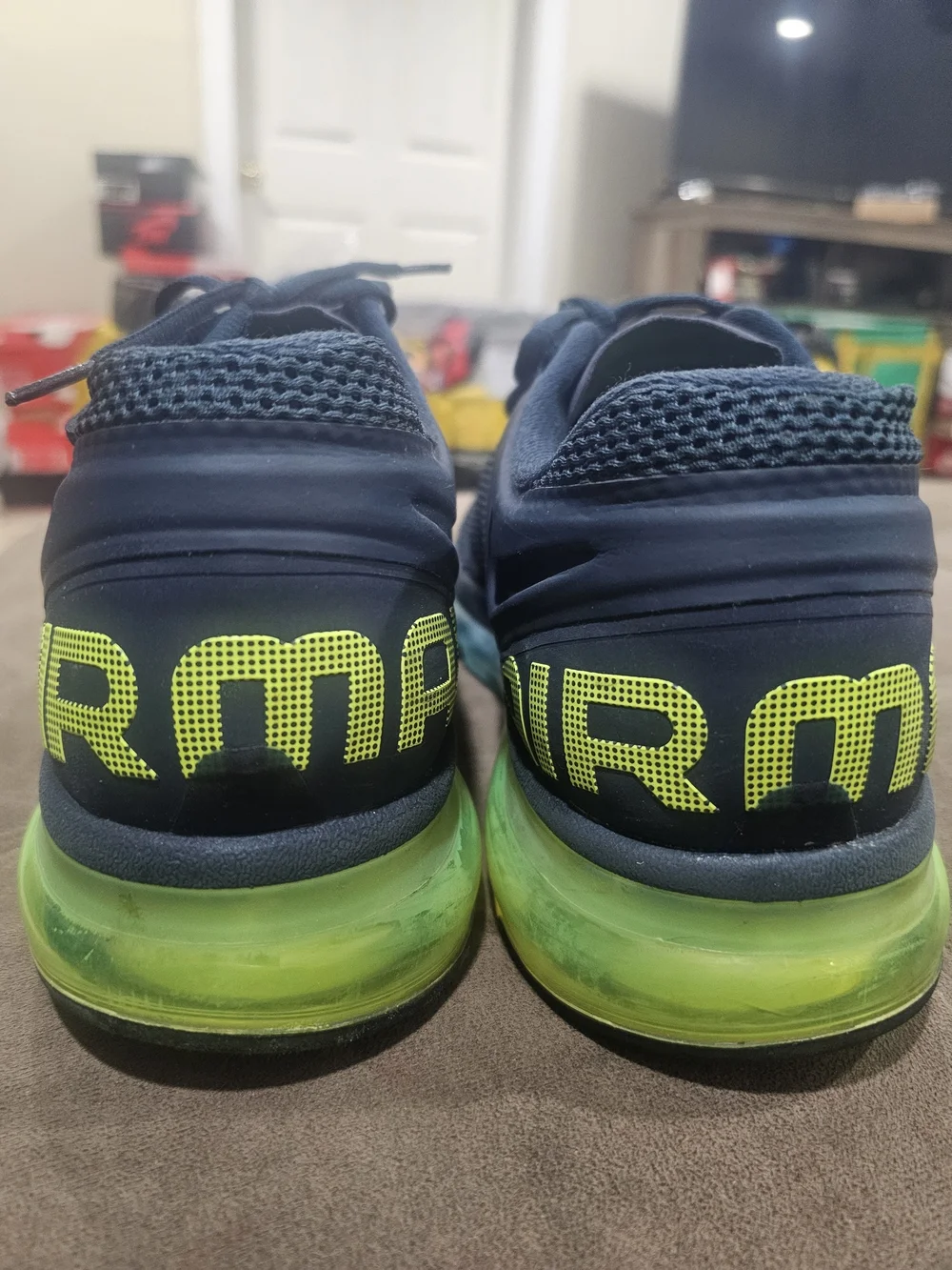 Nike air max+