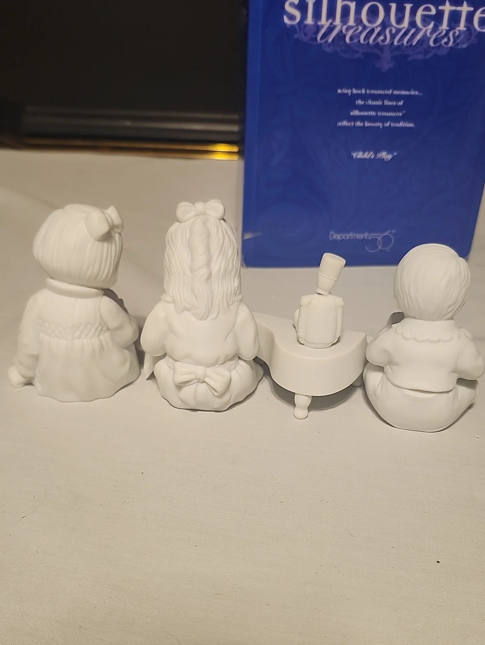 Department 56 figurine set