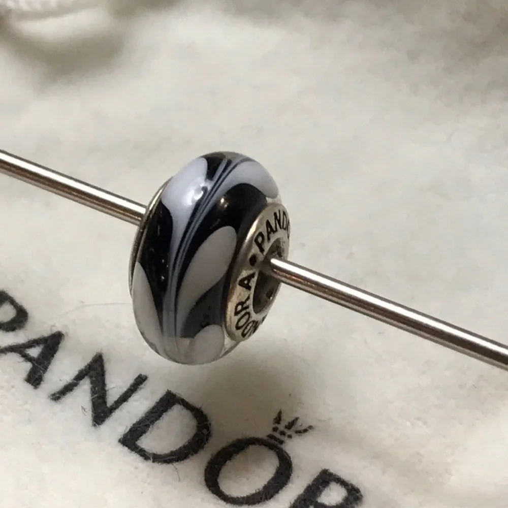 Pandora‎ Murano Glass Charm Black White