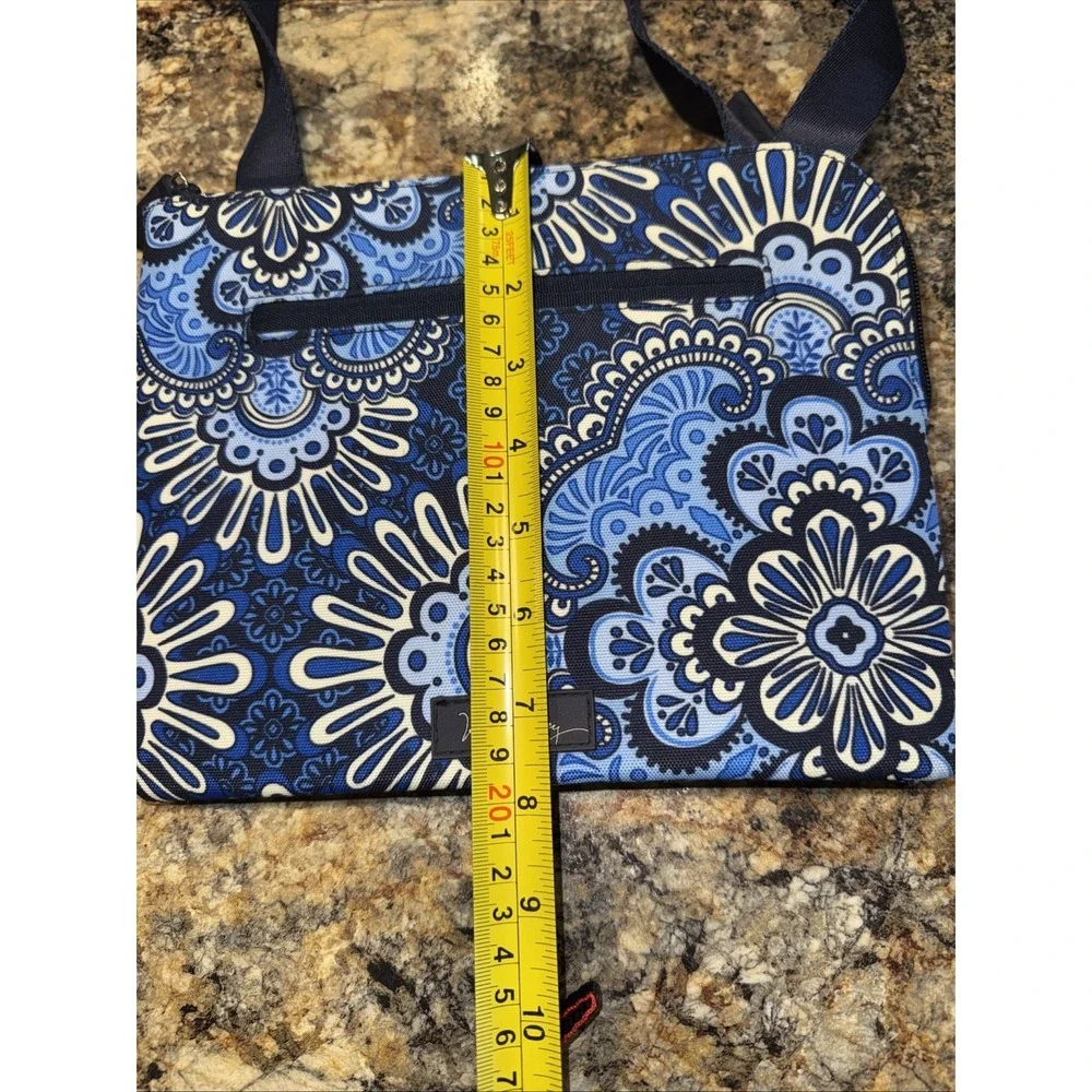 Vera Bradley purse very