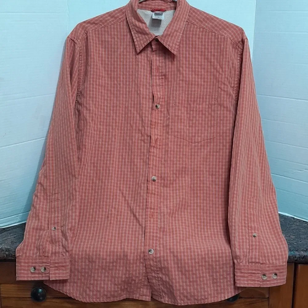 North Face Men's Shirt...Size M...Excellent Condition.