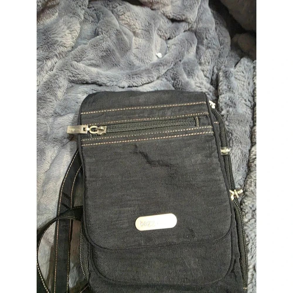 Baggallini crossbody bag