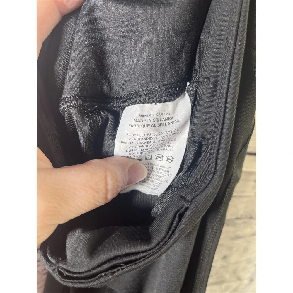 Nike convenience crop comfort