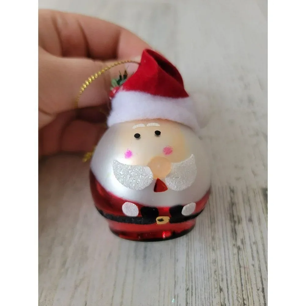 unbranded santa claus