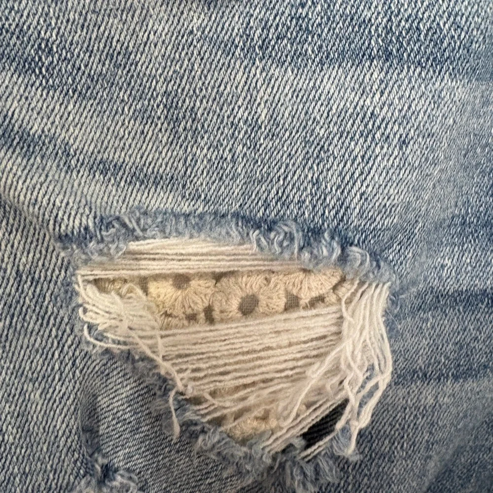 American Eagle Outfitters item details
