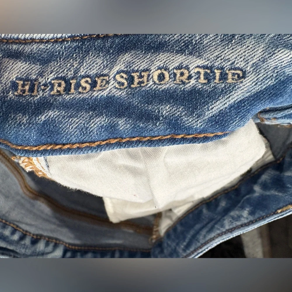 American Eagle Outfitters item details