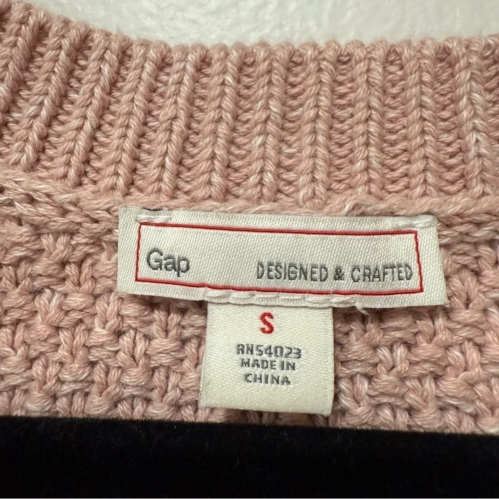 GAP knitted sweater