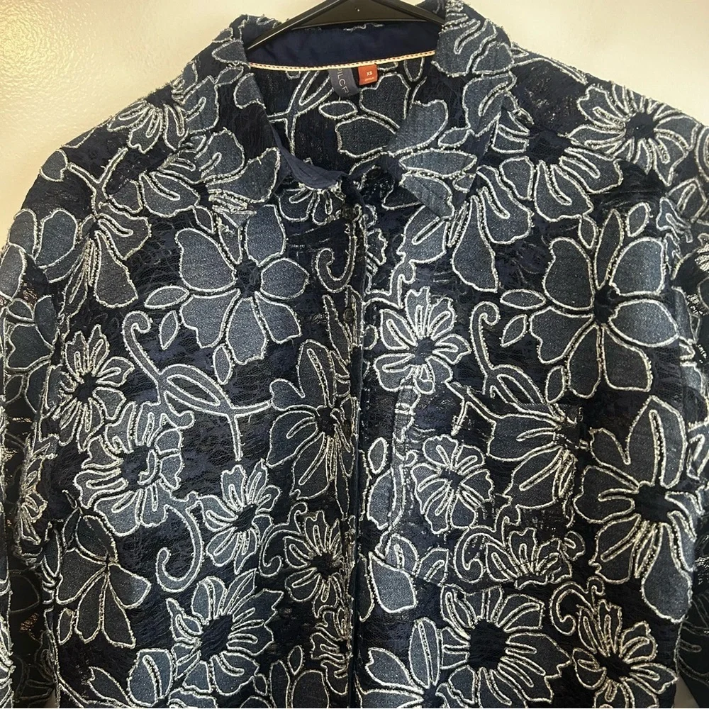 Pilcro button down