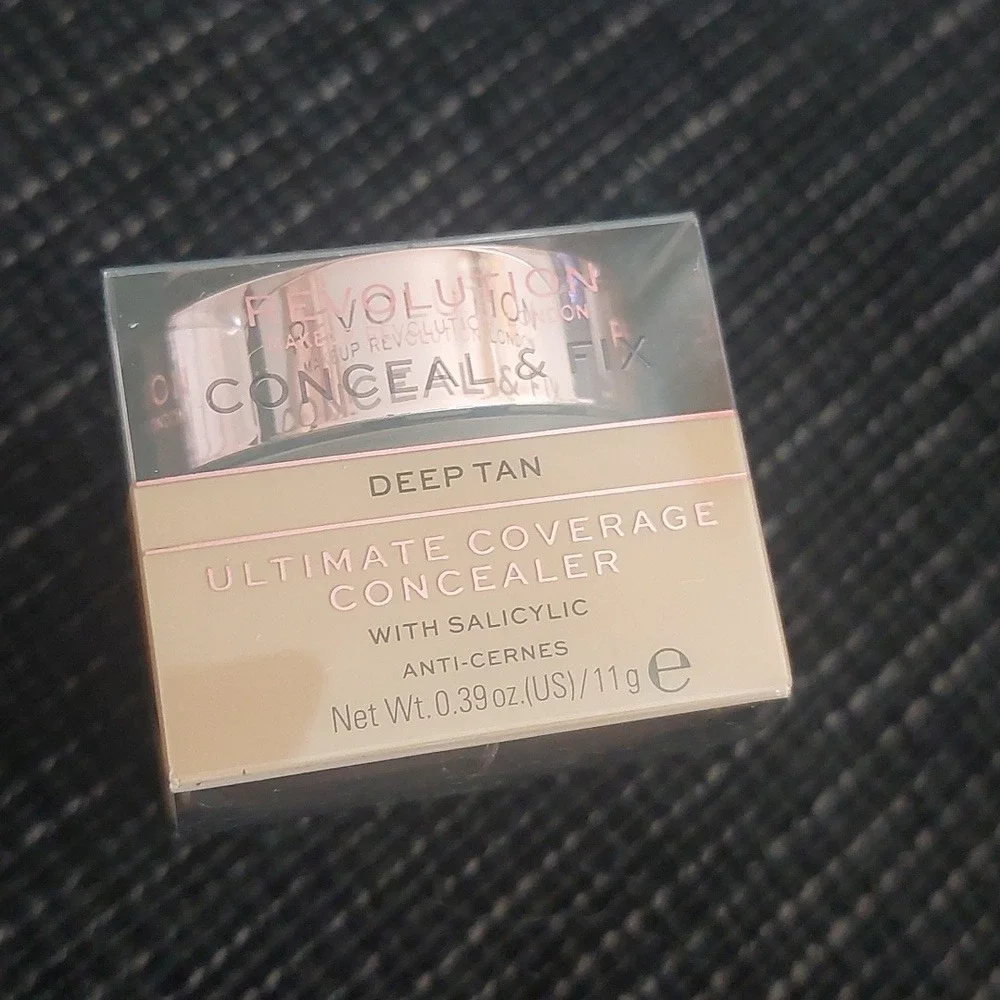 New makeup revolution‎ ultimate coverage concealer Deep Tan
