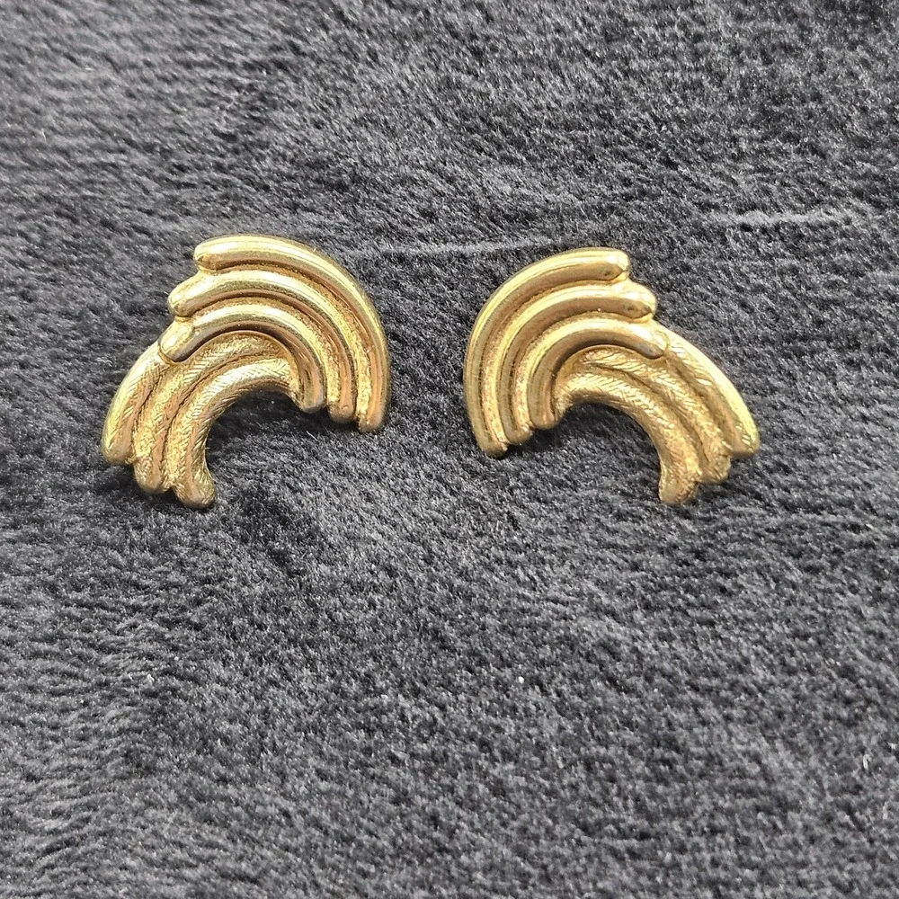Trifari vintage crown