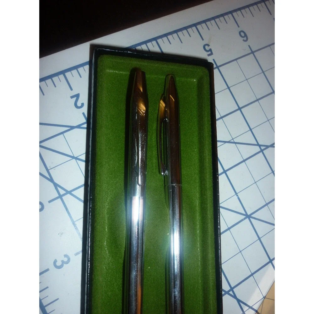 Vintage Quill Silver Chrome Ribbed Pen and Mechanical Pencil Set with‎ Box