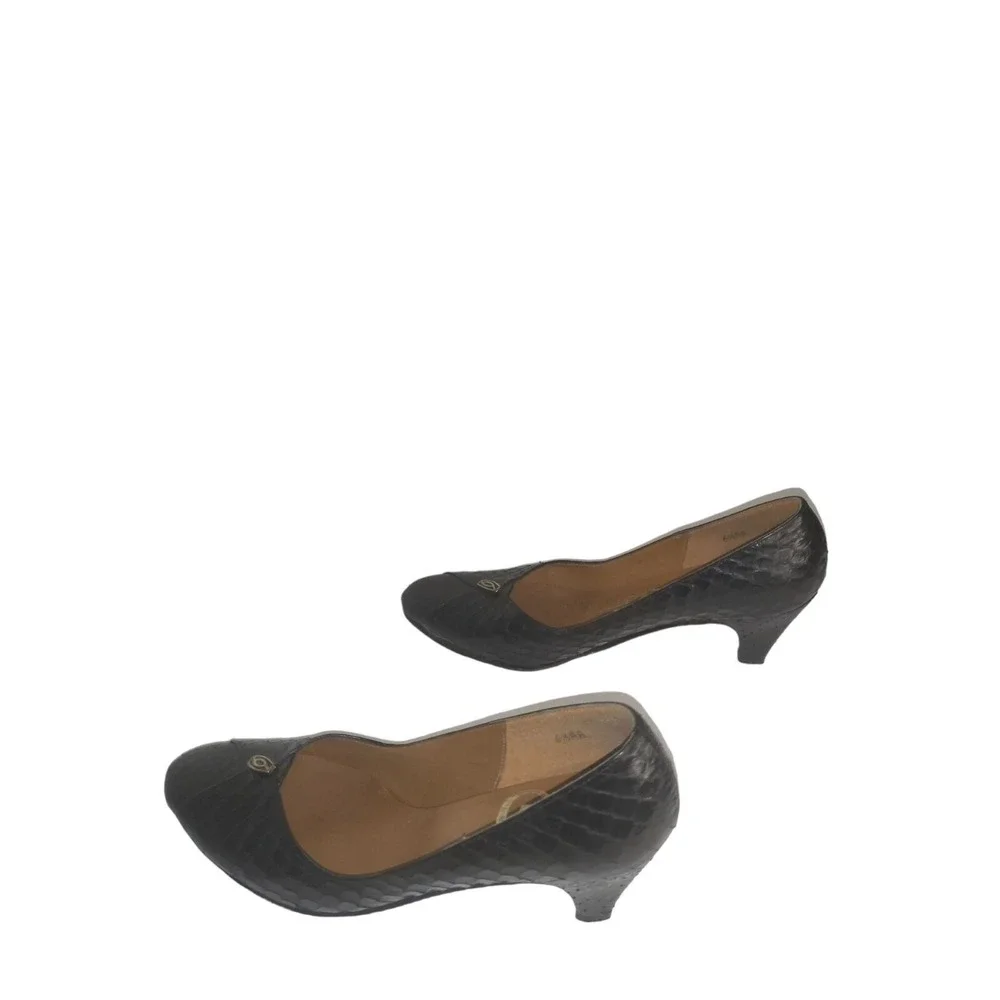 Clarks pre owned