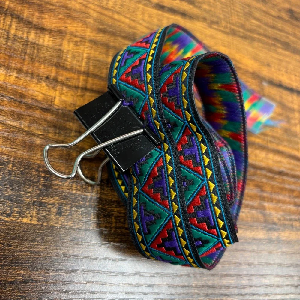 N/A vibrant woven