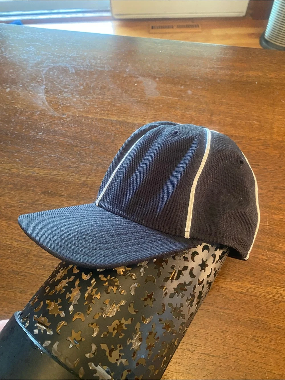 New Era referee / umpire black and white fitted baseball cap hat 7-3/8 EUC