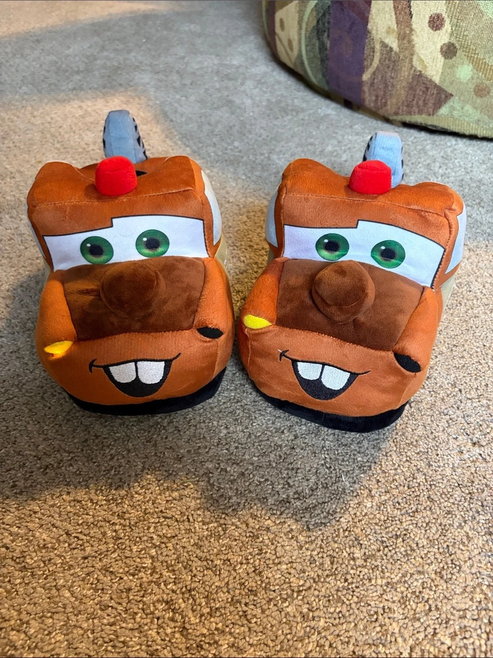 Disney Pixar Cars Tow Mater Kid's Slippers! Size L/XL