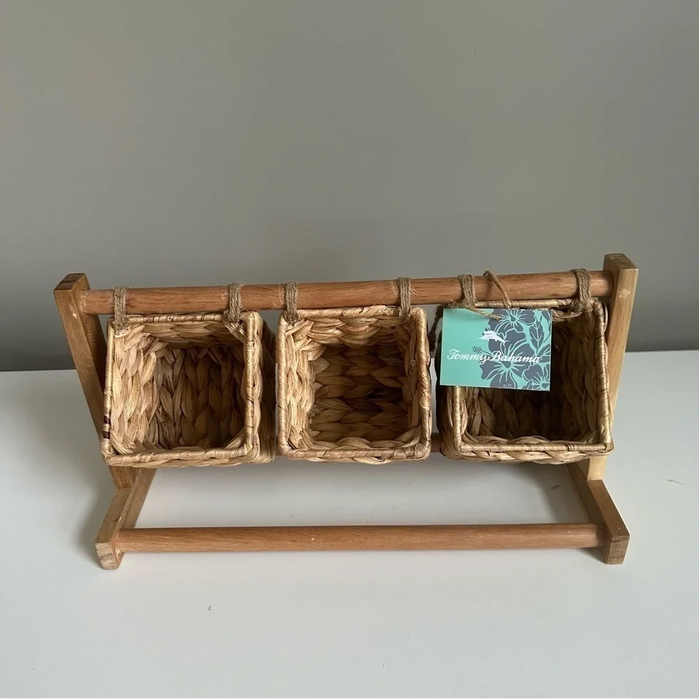 NWT Tommy Bahama Farmhouse Water Hyacinth Wicker Basket