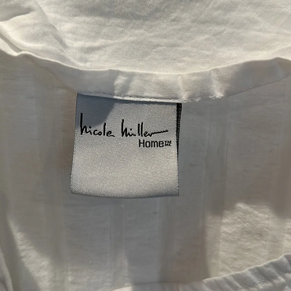 2 Nicole Miller Home queen size (18.5x34.5) White Pillow Cases - Set Of 2