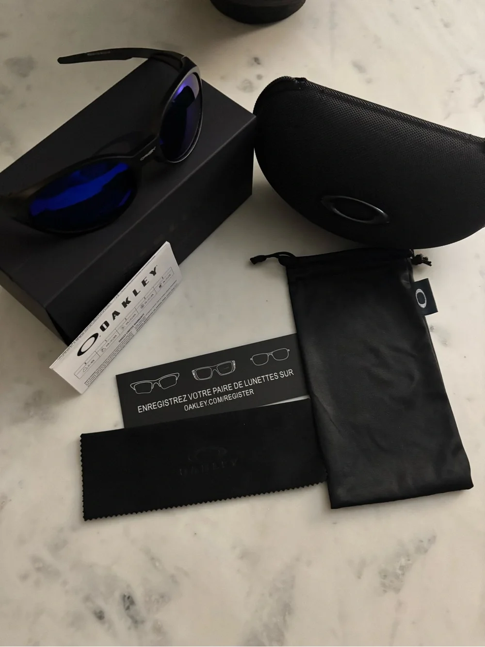 Oakley model oo9438