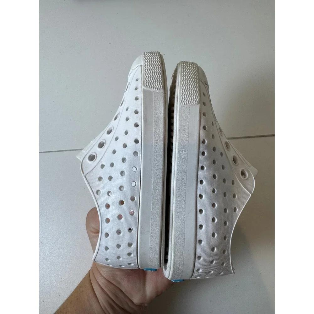 Native Jefferson Slip On Shoes Kids Size C7 White Lightweight Minimalist Sandals