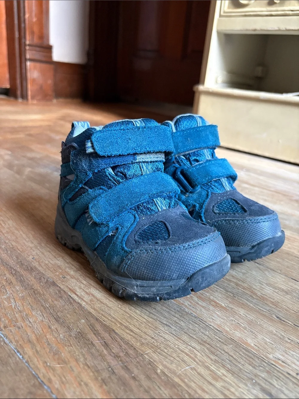 L.L. Bean velcro kids