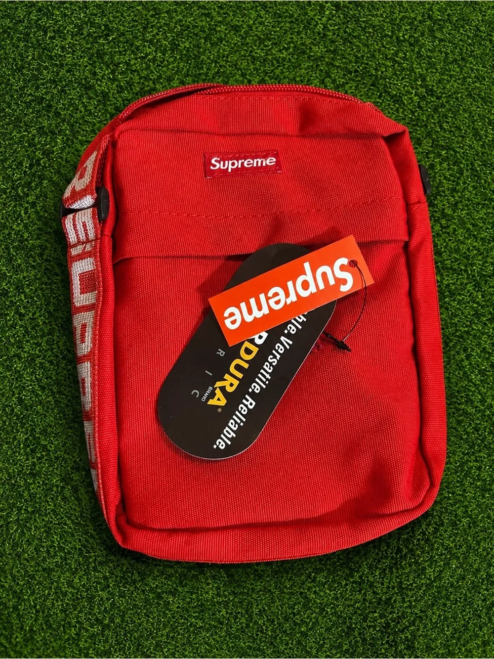 Supreme compact red