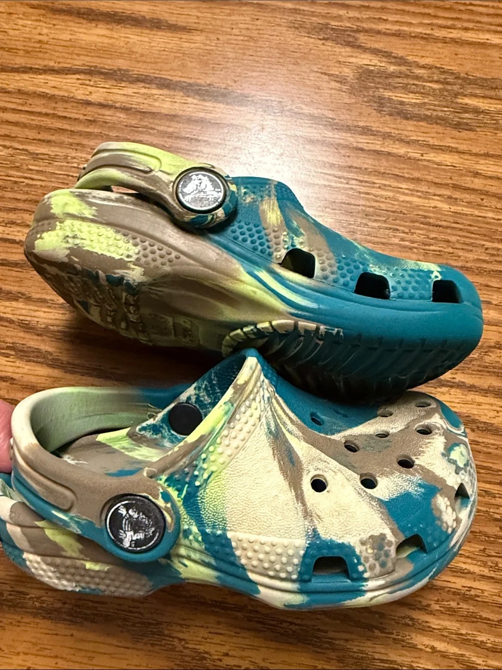 Crocs Kids Classic Marbled Clogs Marbled Teal Green Beige Shoes Size 7 Toddler