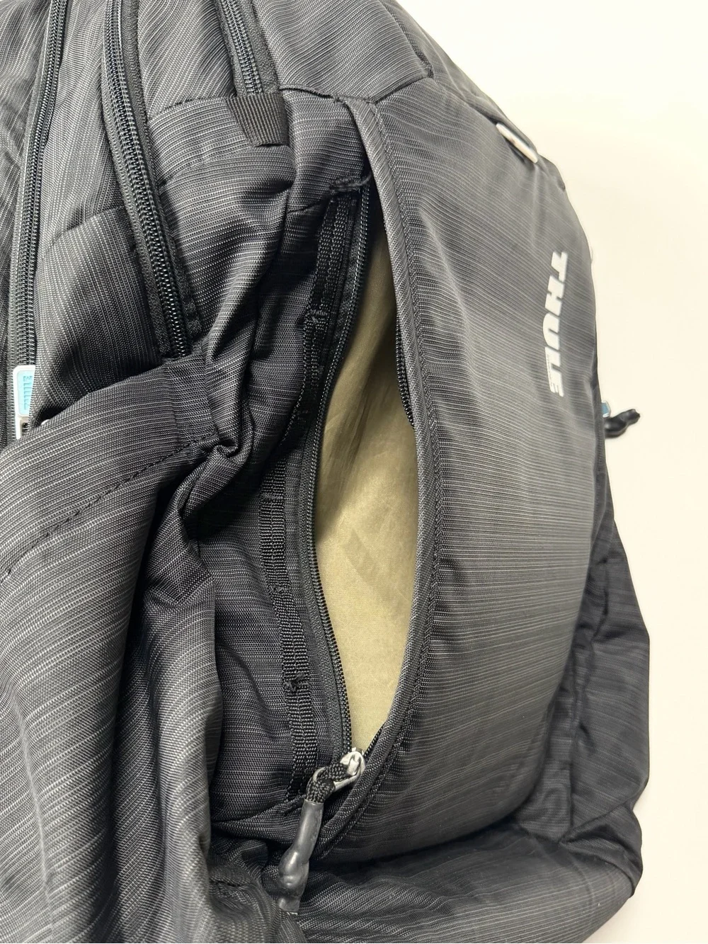 Thule construct 28l