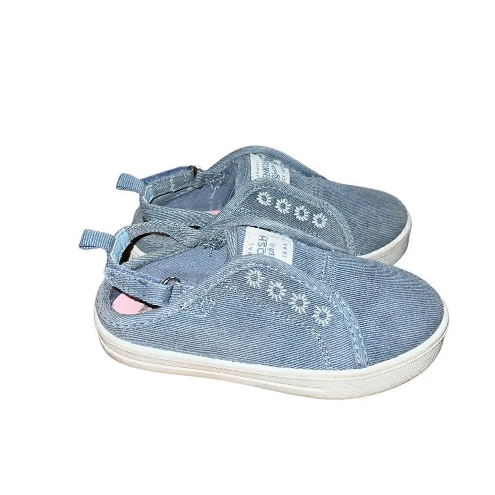 ‎OshKosh B’Gosh grey sneaker style sandals girl’s size 8M