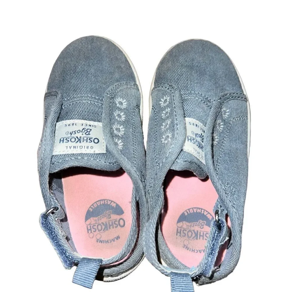 OshKosh Bgosh adorable shoes