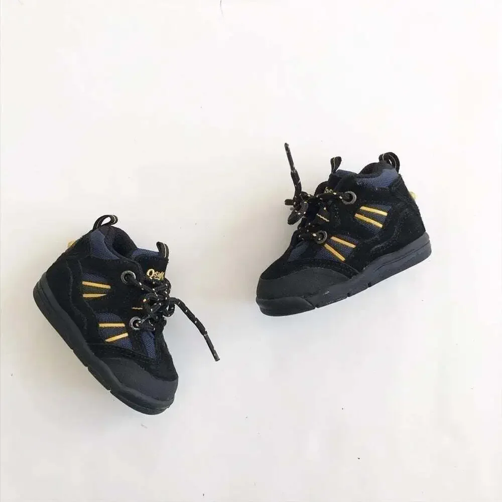 Oshkosh black leather lace up shoes EUC size 3