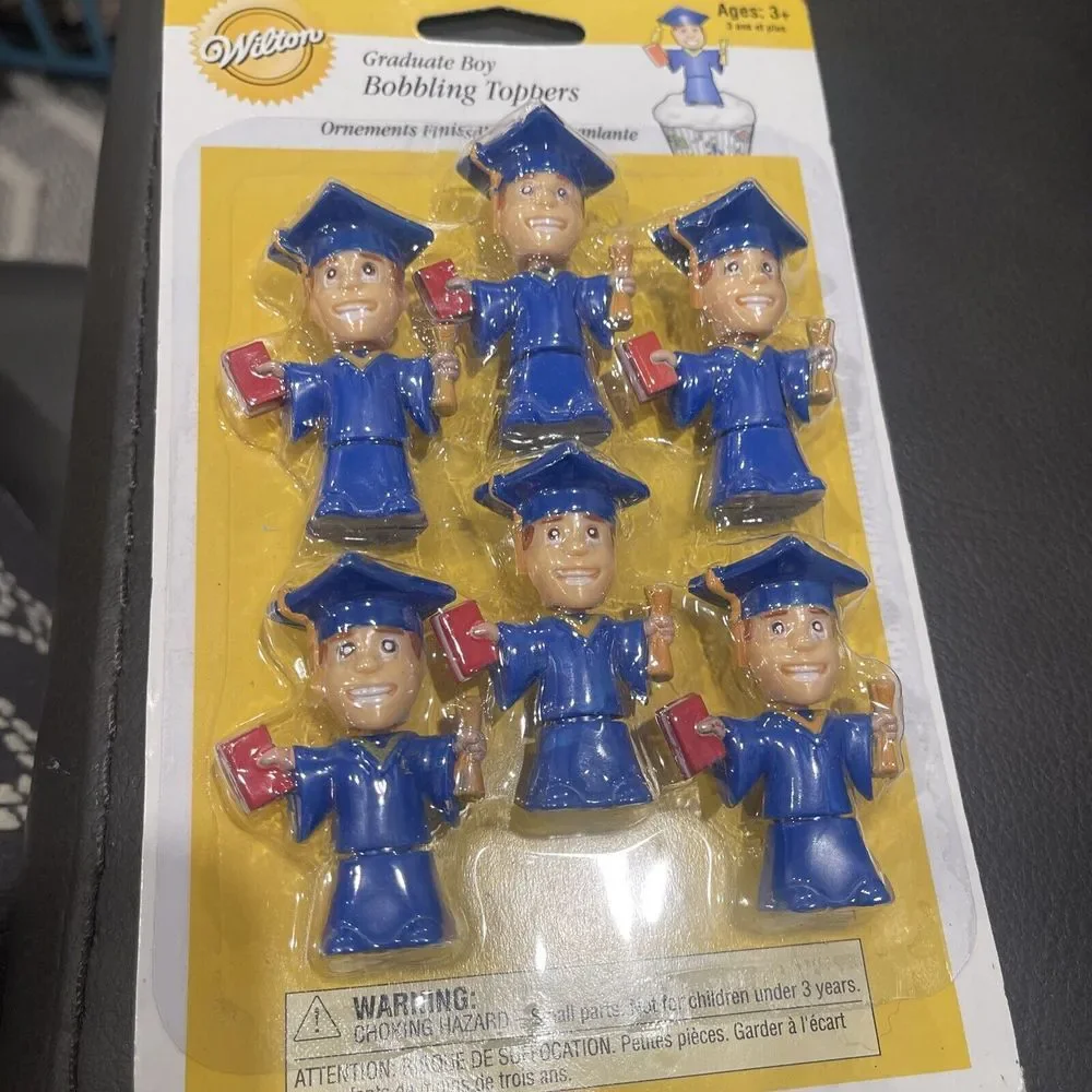 2006 Wilton Graduate Boy Bobbling Cupcake Toppers 6 Bobblehead‎ New