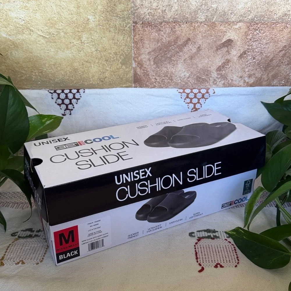 NEW 32 Degrees Unisex Cushion Slides, Size M Women’s 7.5-8.5 | Men’s 5.5-6.5