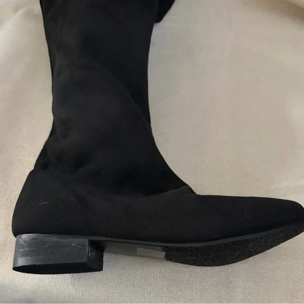 Elegant Black Knee-High Boots