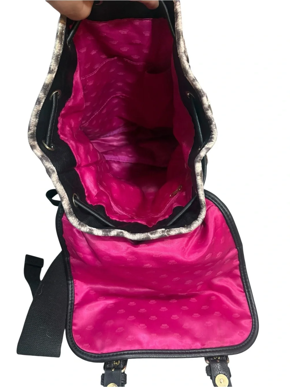 Juicy Couture details chic