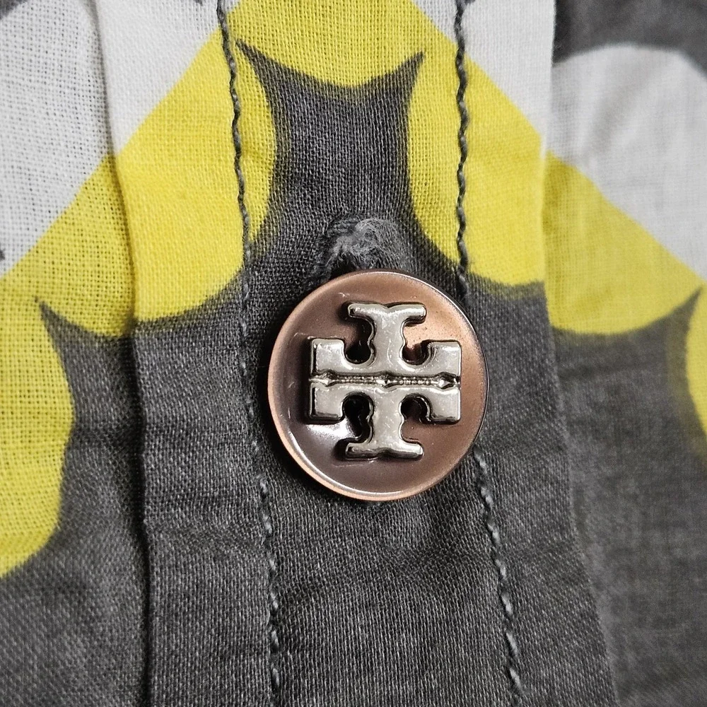 Tory‎ Burch Women's 100% silk Blouse Quarter Snap Buttons Size 4