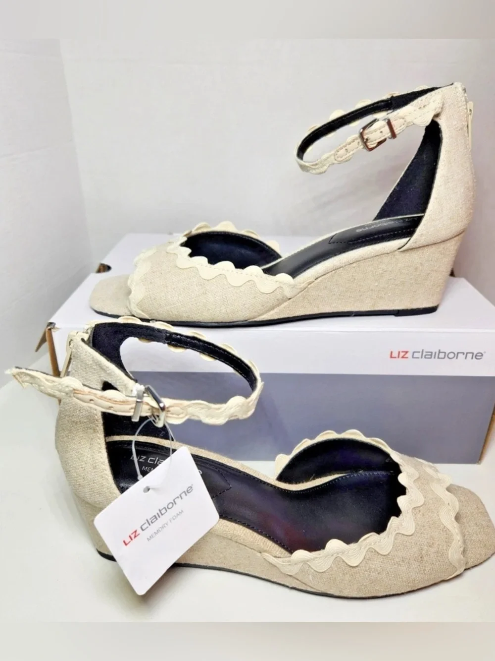 NWT Liz Claiborne Babbler Wedge Sandals, size 9, color: sand.
