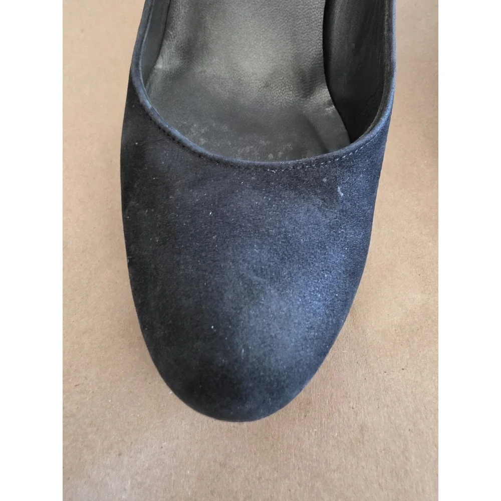Stuart Weitzman step out